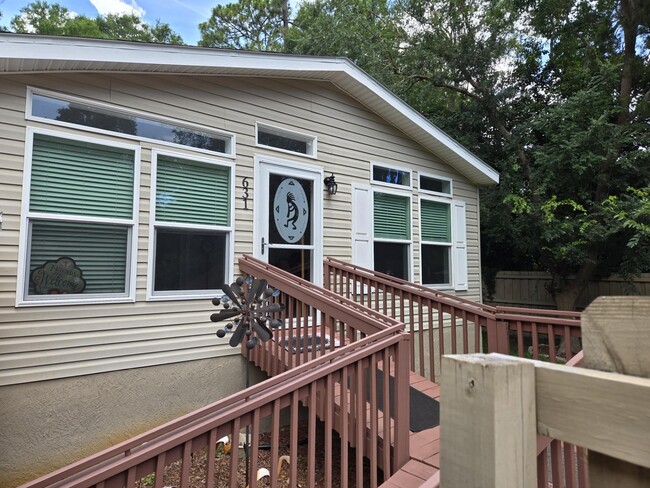 Building Photo - 631 Andrew Ave Rental