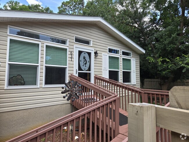 Building Photo - 631 Andrew Ave Rental