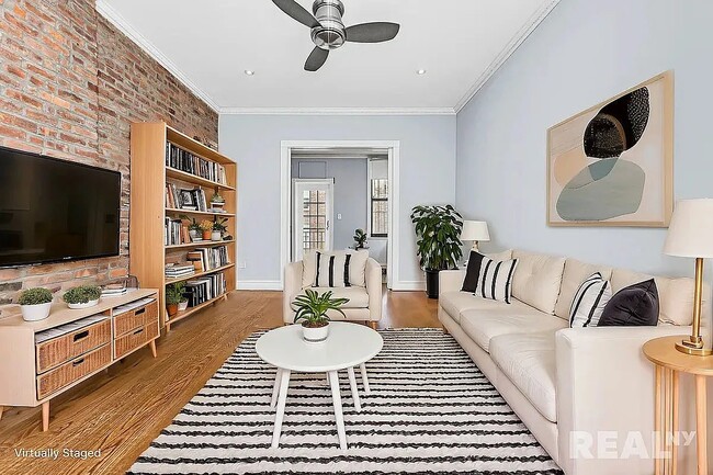 Building Photo - 219 E 28th St Unit 2A