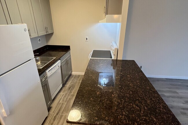 Photo - 25-40-40 Shore Blvd Unit # 5O