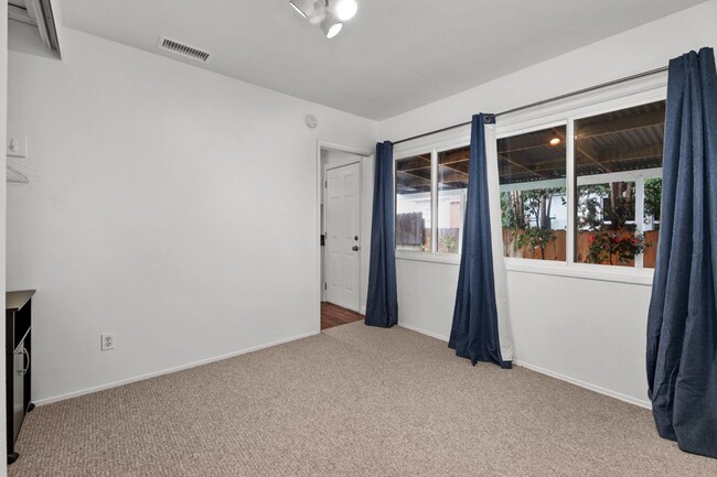 Building Photo - Attached garage!