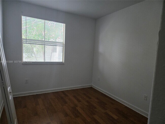 1661 SE 29th Ct Unit 202