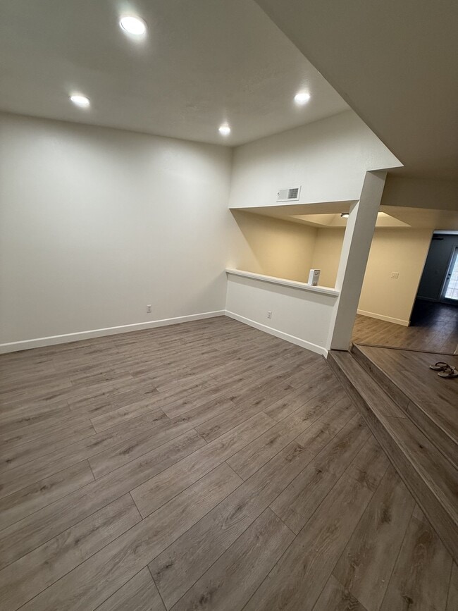 Photo - 170 E Guadalupe Rd