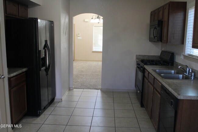 Photo - 2416 Escape Point St