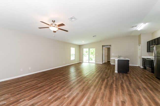 Photo - 14134 Packard Ave