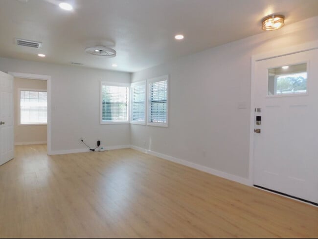 Photo - 314 Jagoe St Unit 101