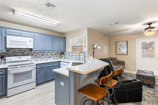 Photo - 207 Foster St