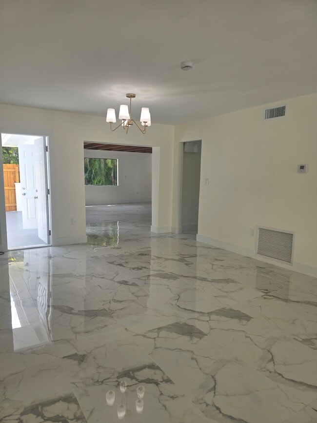 Photo - 443 NW 23rd Pl