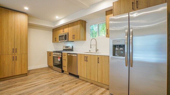 6112 Saturn St Unit 1/2