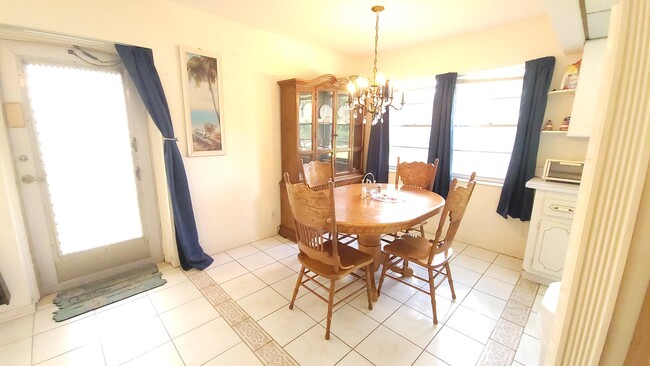 Building Photo - 147 Bedford F Rental