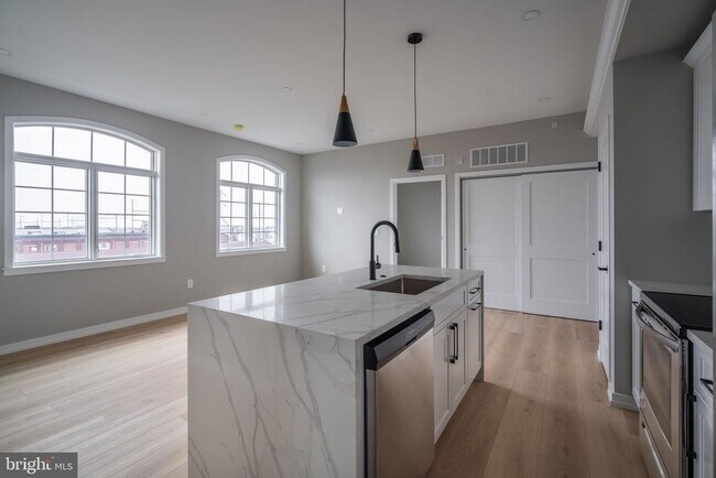 Building Photo - 2401 Washington Ave Unit 5D Rental