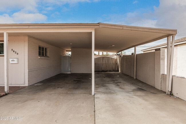Photo - 5620 N 19th Ave