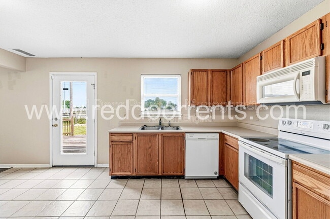 Photo - 76 Snowflake Cir