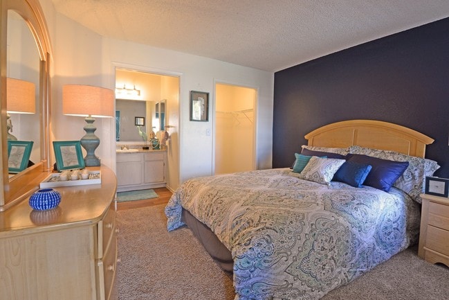 Photo - Galleria Palms Apartments