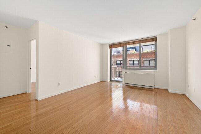 Photo - 520 W 23rd St