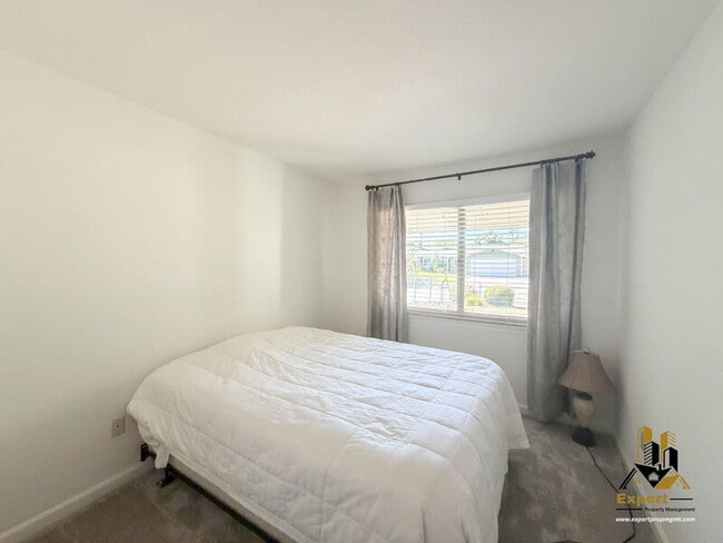 Photo - 5620 Greenacres Way
