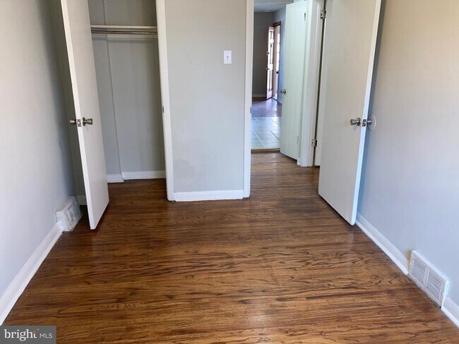Photo - 7326 Ruskin Rd