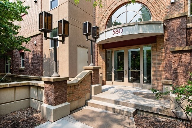 Building Photo - 580 N 2nd St Unit 120 Rental