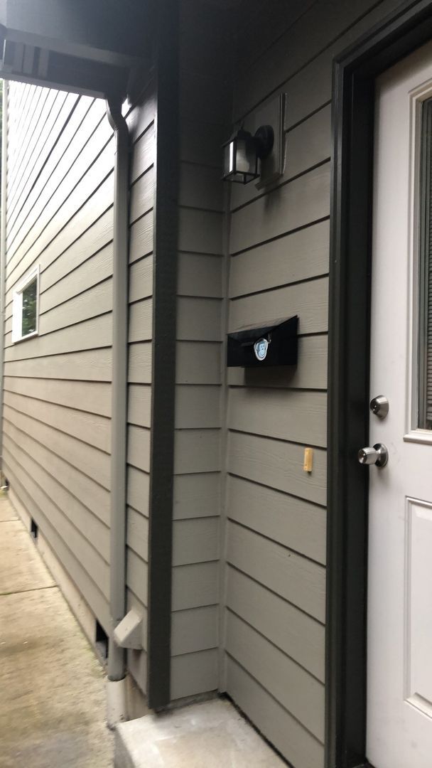 Photo - Small Pet Friendly! 4 Bedroom, 2 Bathroom Close to Campus!