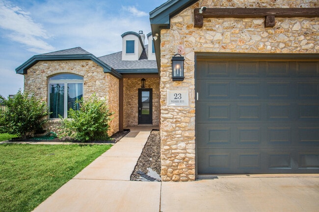 Photo - 23 Wilshire Blvd