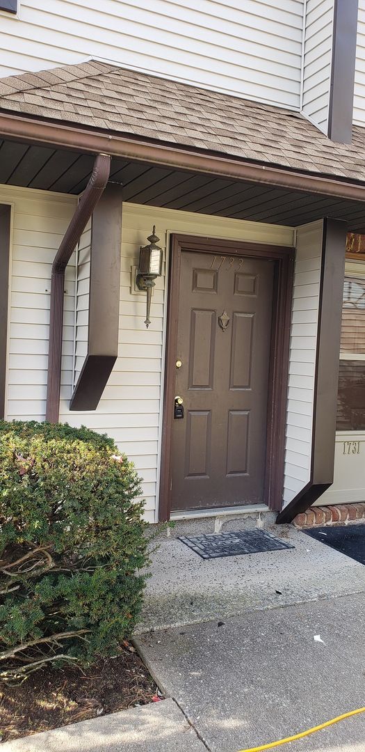 Building Photo - 1733BCS Unit 1