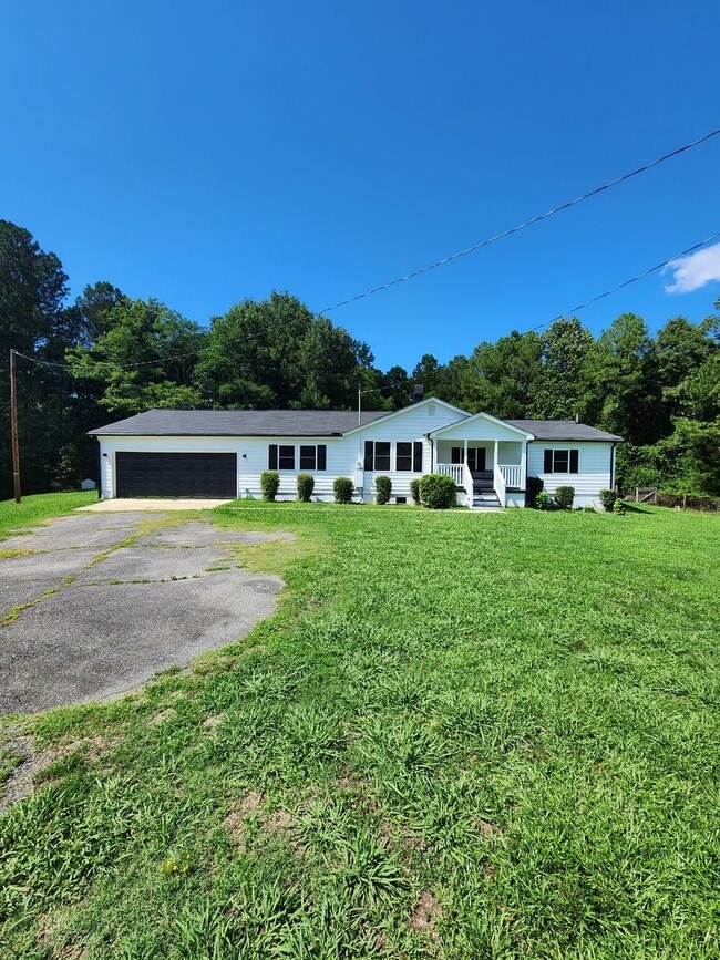 Building Photo - Apex-Durham /3BR Jordan Lake House