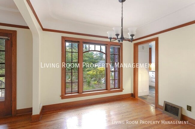 Photo - 2927 SW Hume Ct