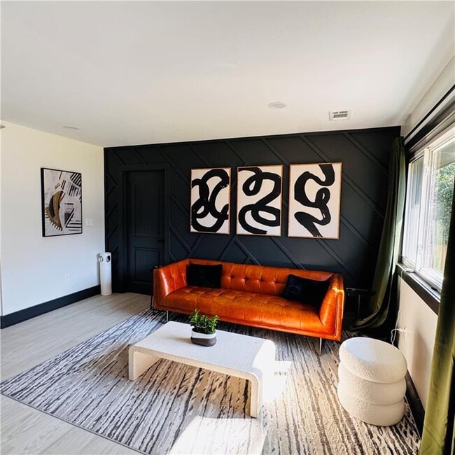 Photo - 2054 Fargo Pl SE