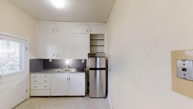 Photo - 406 N State St Unit 1