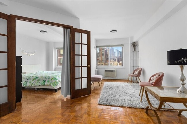 Building Photo - 240 E 55th St Unit 9H