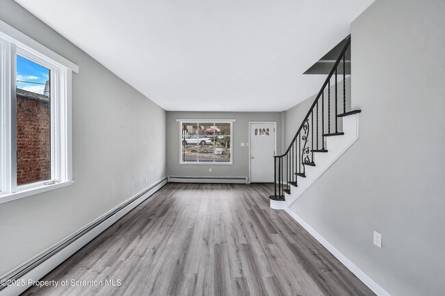 Photo - 196-198 Chamberlain St