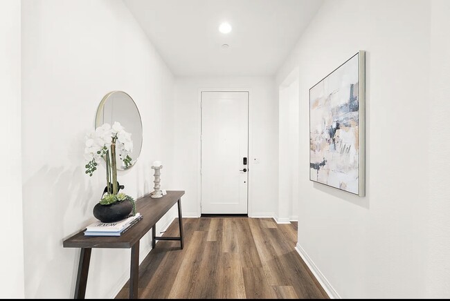 Photo - 32448 Toyon Rd