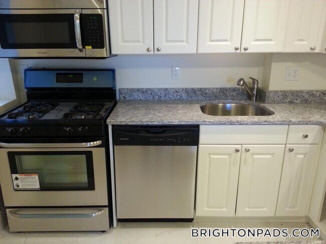 Photo - 2001 Commonwealth Ave Unit 5