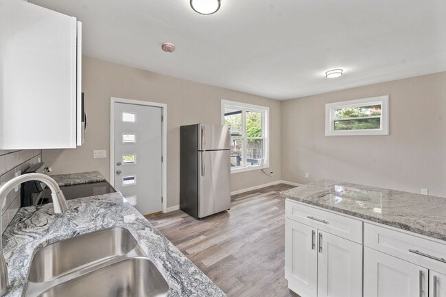 Photo - 741 Sullivant Ave