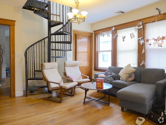 Building Photo - 12 Stockwell St Unit 2 Rental