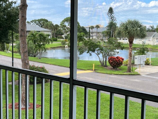 Building Photo - 1522 SE Royal Green Cir Unit 1522 Rental