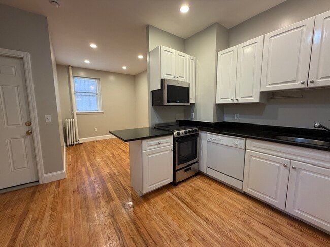 106 Charles St Unit G