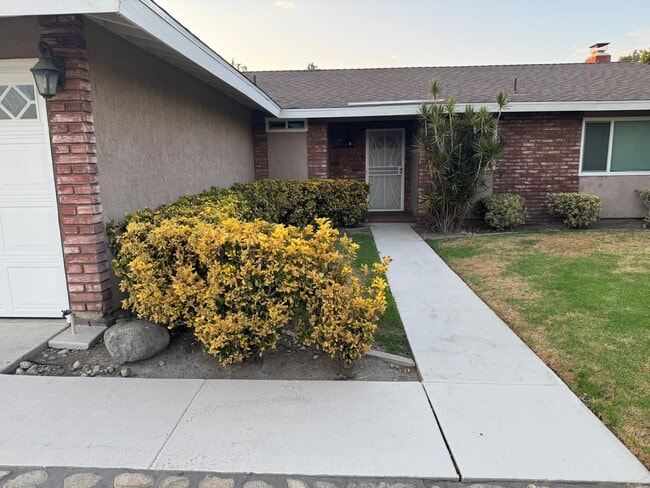 15840 Rainbow Dr