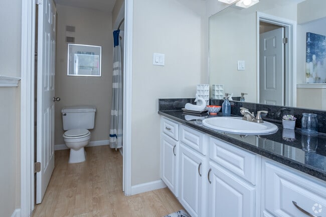 2BR,2BA-1031SFT - Canterbury Courts