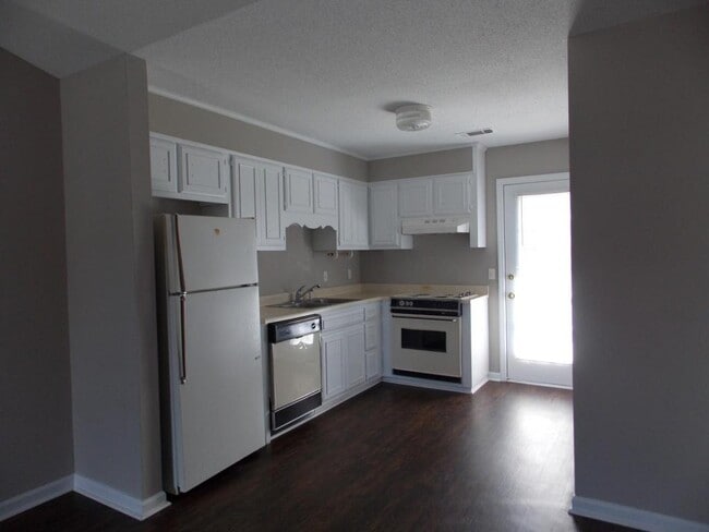 Photo - 140 Lanier Dr