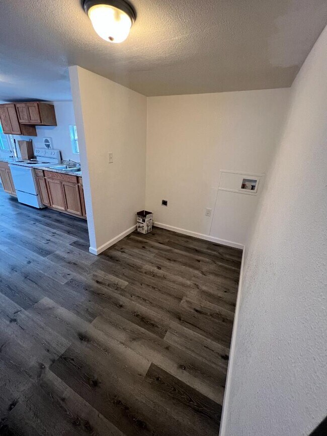 Photo - 619 N Trinity St