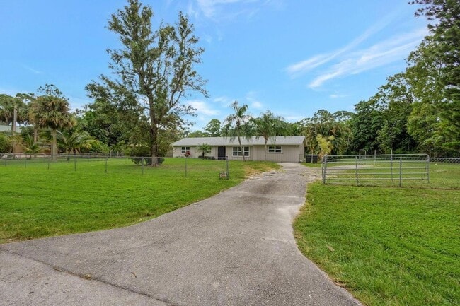 Photo - 9312 Pinion Dr