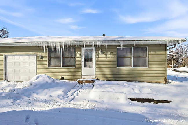 Building Photo - 829 Washington St