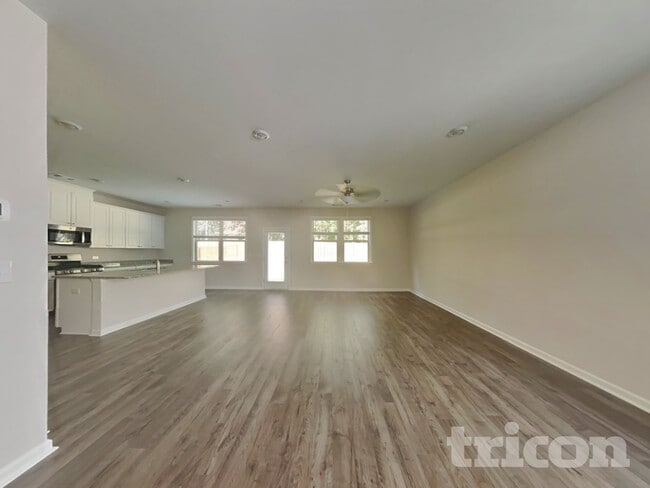 Photo - 184 Chapelcrest Ln