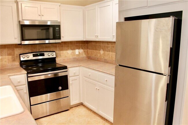 Photo - 1000 Mallery St Unidad 52