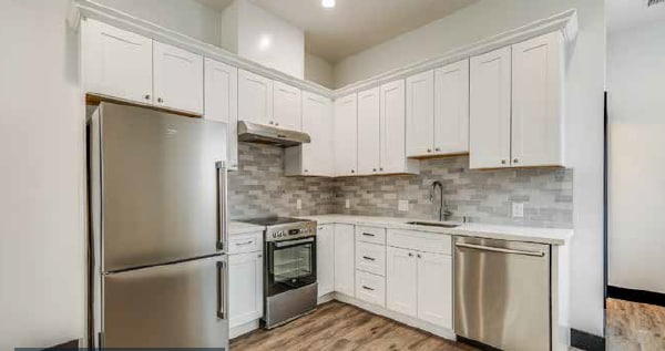 Building Photo - 465 N Santa Cruz Ave Rental