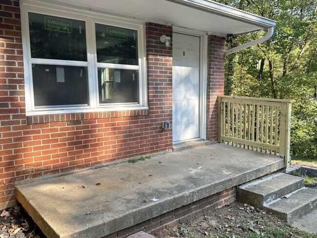 Photo - 492 Oak St Unit B