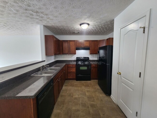 Photo - 687 Georgetown Ct