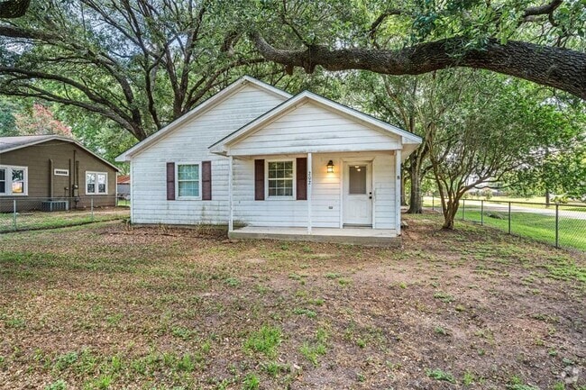 Building Photo - 202 Penick Rd Rental