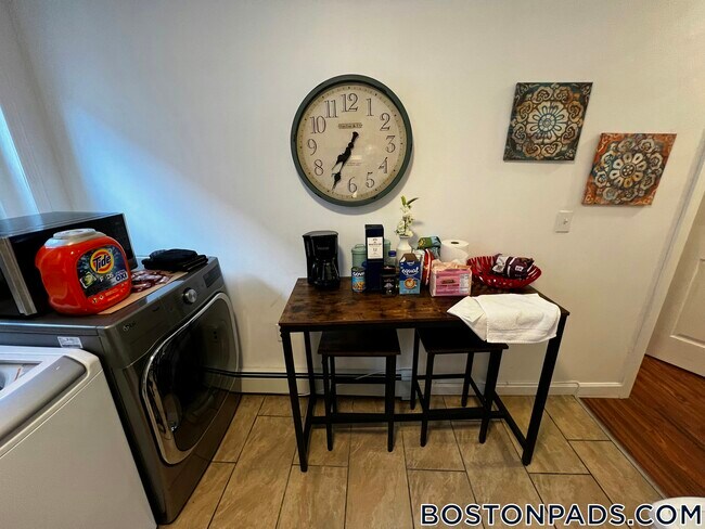 871 Harrison Ave Unit 2